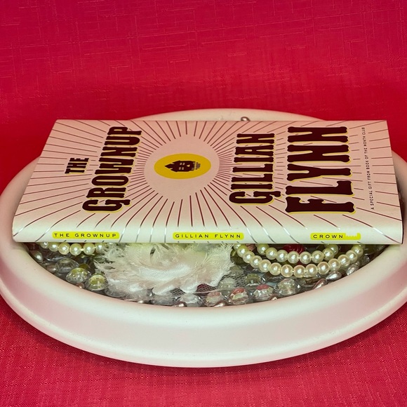 THE GROWNUP BY GILLIAN FLYNN - Picture 8 of 8